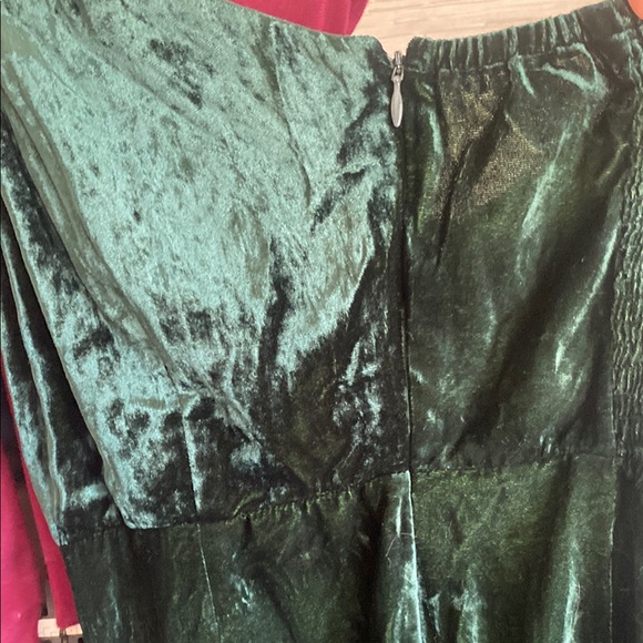 Samantha Pleet Green Velvet Jumpsuit (Size 4) - Picture 7 of 10